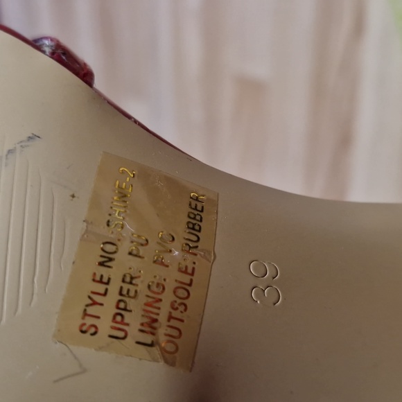 Red sandals with 4 in heels - Picture 7 of 7